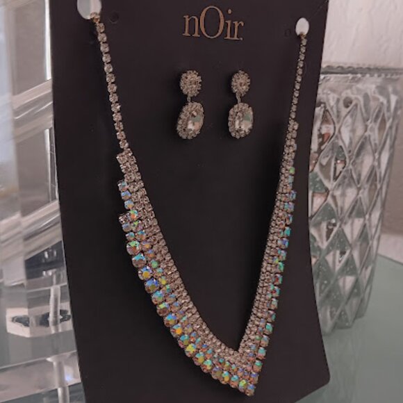 NOIR JEWELRY 2pc Glamorous Silver Clear & Iridescent Crystal Necklace/Earrings - Picture 2 of 4